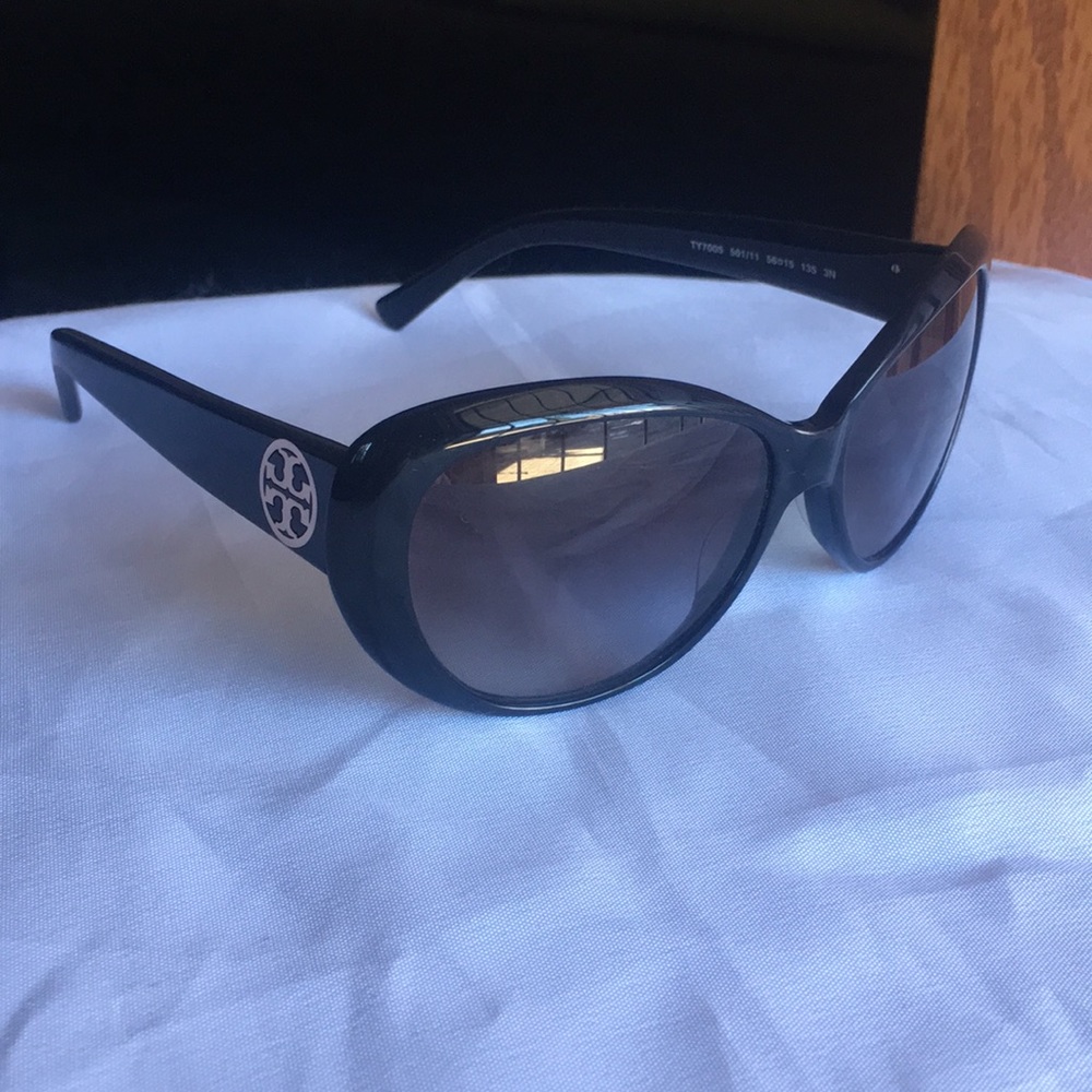 🎉DEAL ALERT🎉 Tory burch cat eye sunglasses